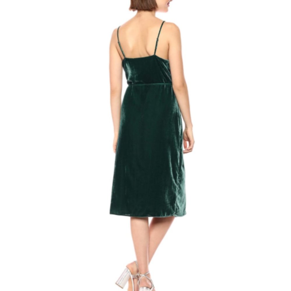 Cupcakes and Cashmere Javier Velvet Slip Dress - Picture 2 of 9